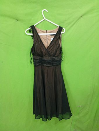 Connected Apparel Rüschentaille Verziertes Kleid