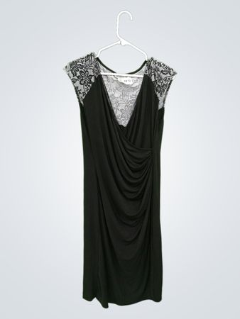 Motherhood Maternity Schwarzes Spitzenkleid