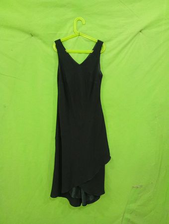 Talbots Petites Schwarzes V-Ausschnitt Ärmelloses Kleid mit asymmetrischem Saum