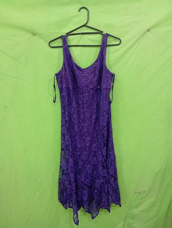 Karen Miller New York Lila Spitzenkleid
