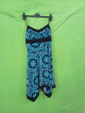 Asymmetrisches Hemdkleid mit Blumenmuster
