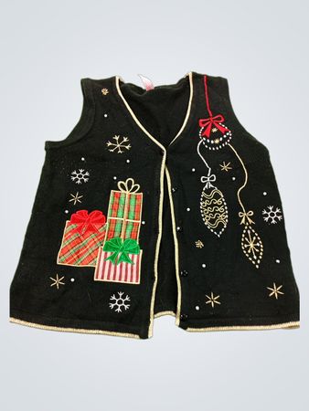 Schwarze Weihnachtsweste mit Geschenken und Ornamenten