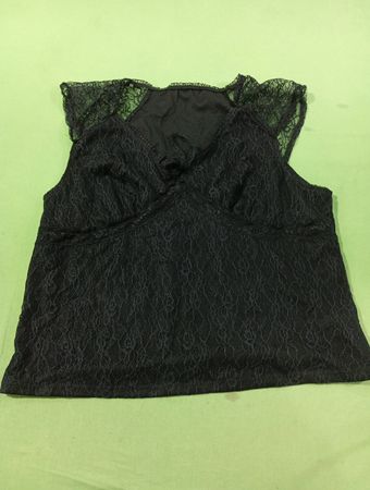 Schwarzes Spitzenoberteil