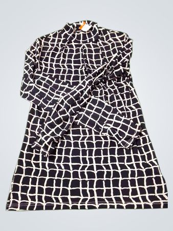 Topshop Kleid mit geometrischem Muster und langen Ärmeln