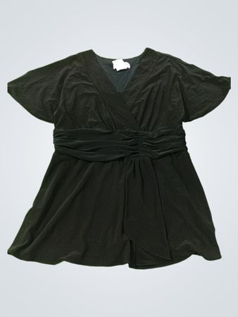 Draper's & Damon's Petites Schwarzes V-Ausschnitt-Oberteil mit geraffter Taille
