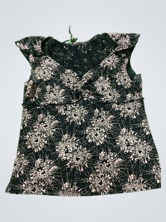 Schwarz-rosa Oberteil mit Blumenmuster