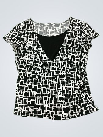 Carol Rose Damen Top mit kurzen Ärmeln in Schwarz-Weiß mit geometrischem Muster