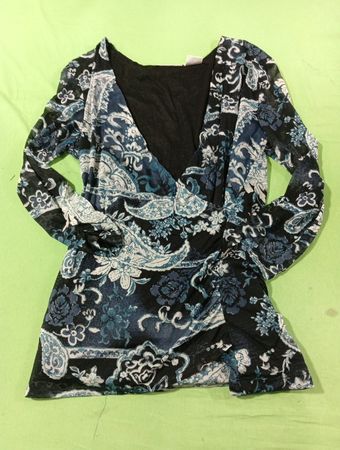 Worthington Damen Großes Blaues Blumenmuster Wickeltop