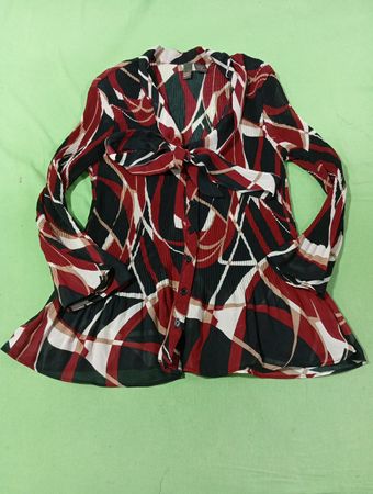 SERE NADE New York Damen bedruckte, plissierte Bluse mit Schleife