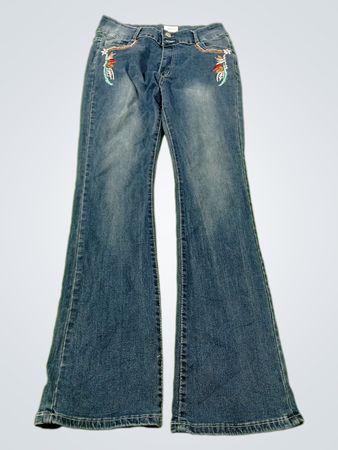 Bootcut-Jeans mit bestickten Taschen