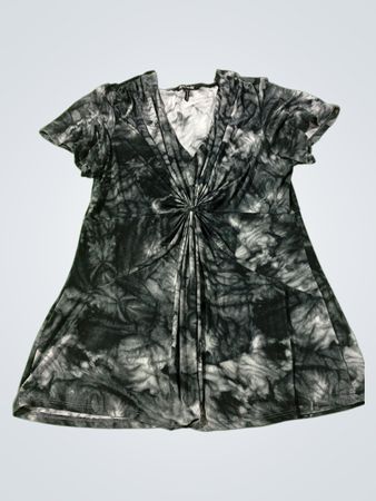 Daisy Fuentes Batik-Kurzarm-Top