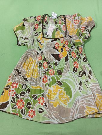 DressBarn Blumenfalten-Tunika-Oberteil