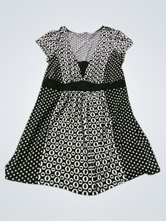 Schwarz-weißes Kleid mit Polka-Dot- und Kreisprint