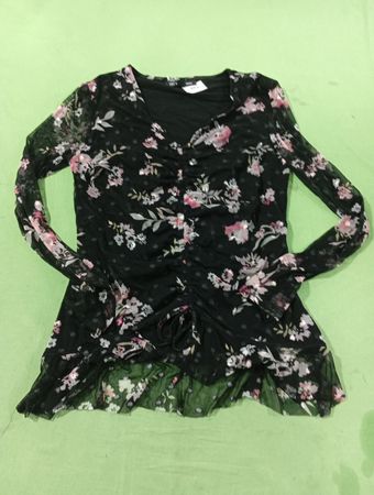 INC International Concepts Schwarzes, geblümtes, gerafftes Mesh-Oberteil