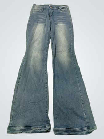 Blaue Schlagjeans