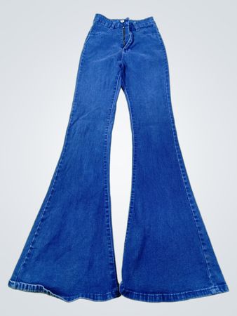 Schlaghose in blauem Denim