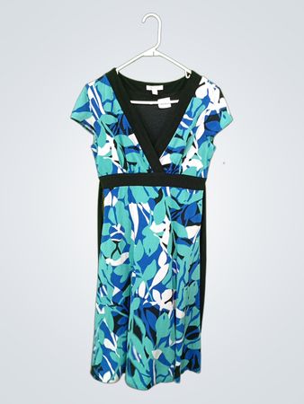 Dressbarn Blumenkleid mit kurzem Ärmel
