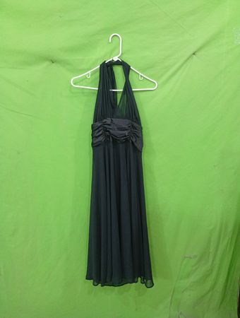 Connected Apparel Schwarzes Neckholderkleid mit geraffter Taille Größe 14