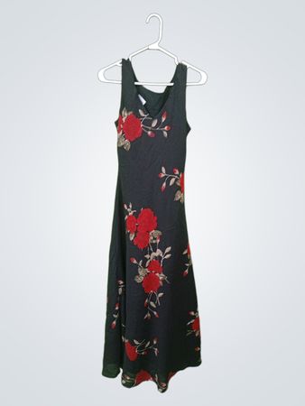 Fashion Bug Schwarzes Maxikleid mit Blumenmuster