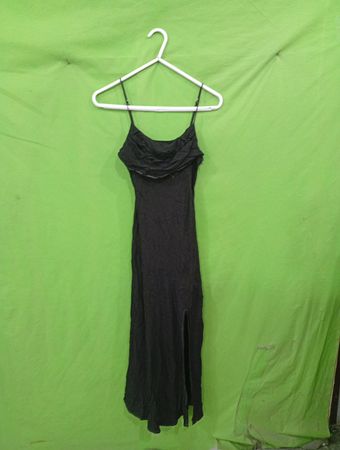 HELLO MOLLY Schwarzes Maxikleid mit Schlitz
