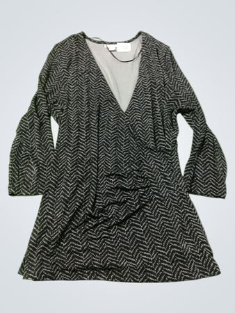 Charter Club Damen Wickelkleid in Schwarz und Grau mit Fischgrätmuster