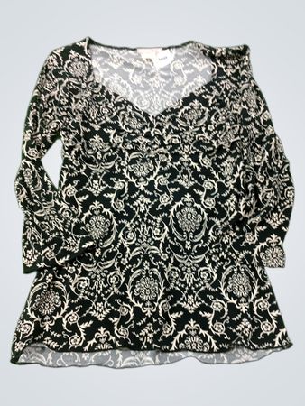Band 1 Schwarzer und weißer Blumenprint Langarmtop