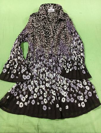 Fashion Bug Damenbluse mit plissiertem Blumen- und Leopardenmuster