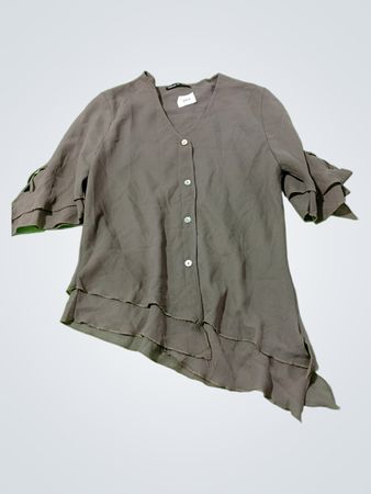 Grau gestuftes asymmetrisches Top mit gerafften Ärmeln