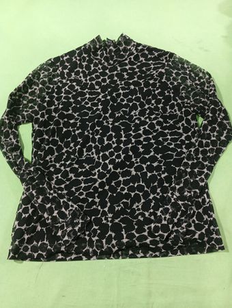 RAFAELLA Damenoberteil mit Leopardenmuster, Mesh, Stehkragen und langen Ärmeln