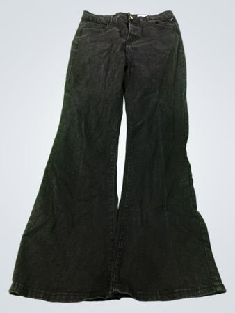 Schwarze Jeans mit ausgestelltem Bein und Schleifendetail