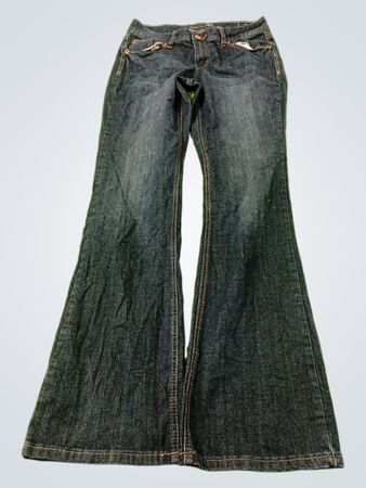 Maurices ausgestellte Jeans