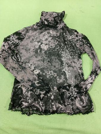 Rollkragen-Mesh-Top mit Blumenmuster