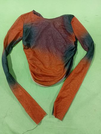 Mesh-Langarmoberteil mit Ombre-Effekt
