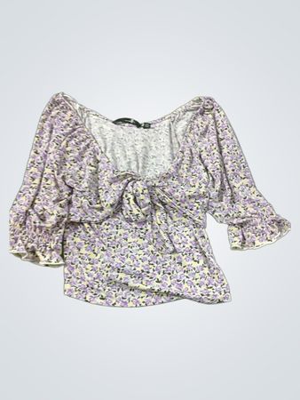 VERO MODA Damen Top mit lila Blumenmuster, bindbarem Vorderteil und Puffärmeln