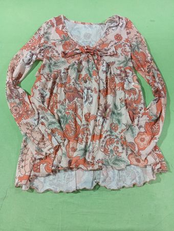 Bluse mit Blumenmuster und Schleifendetail