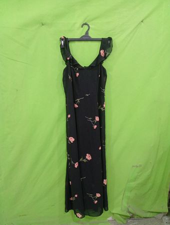 Schwarzes Maxikleid mit Blumenmuster