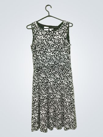Dressbarn Blumenkleid in Midilänge