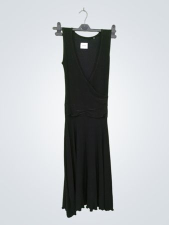 Schwarzes ärmelloses Wickelkleid