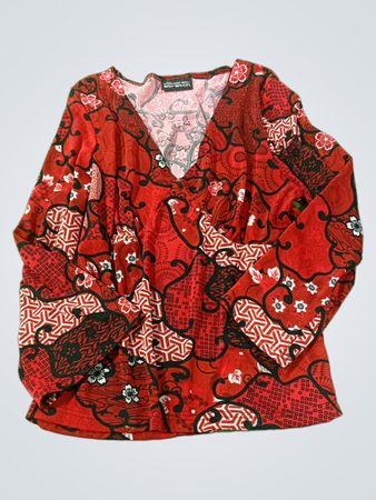 No Boundaries Stretch Oberteil mit rotem Blumenmuster