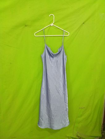 GILLIGAN & O'MALLEY Blaues Satin-Negligékleid
