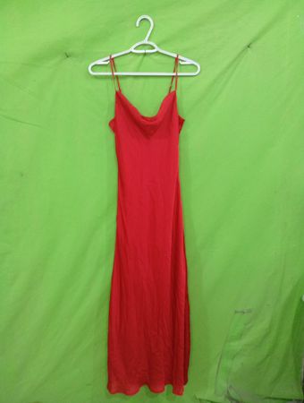 Rotes Maxikleid mit Spaghettiträgern