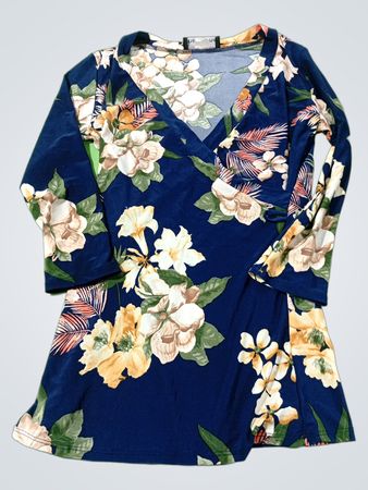 Marianne Blau geblümtes Wickelkleid