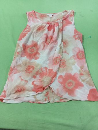 New York & Company Ärmelloses Oberteil mit Blumenmuster