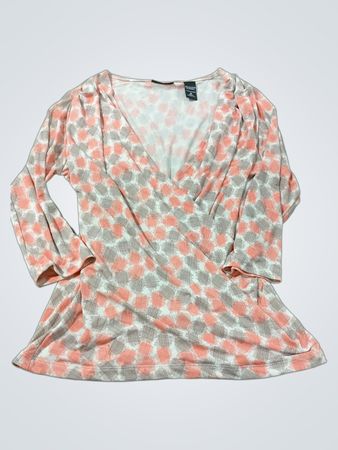 New York & Company Stretch-Pink- und Grau-musteriertes Wickeloberteil