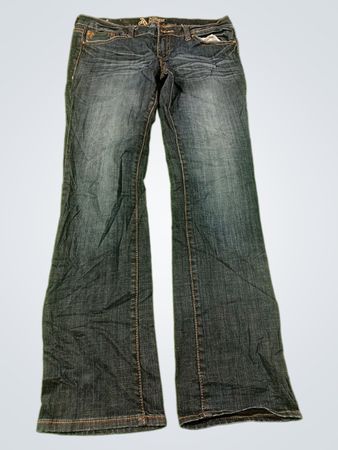 Antike Nieten Damenjeans