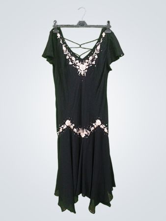 Schwarzes Kleid mit besticktem Blumenmuster