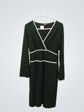 Studio Y schwarzes Kleid mit rosa Besatz