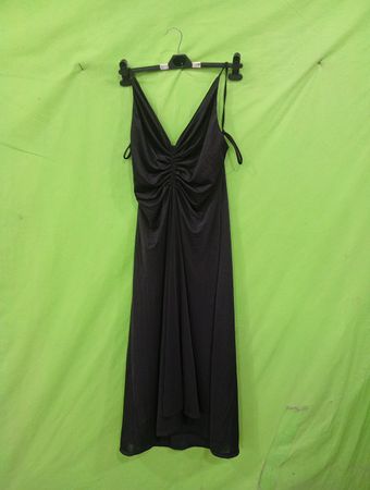 Schwarzes gerafftes Maxikleid mit Spaghettiträgern