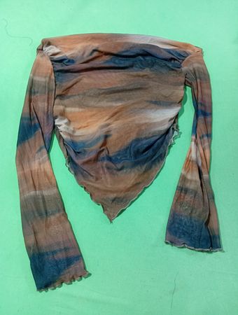 Mesh-Langarm-Oberteil mit abstraktem Print