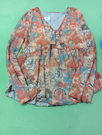 Langärmlige Bluse mit Blumenmuster